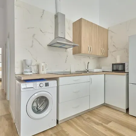 Hasta 6 Viajeros, Luz Natural Cocina Equipada * Algeciras